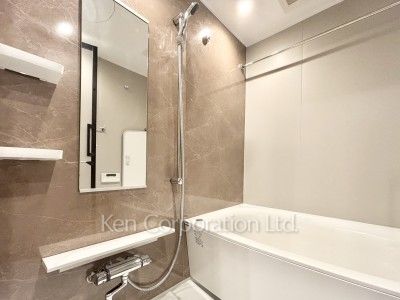 Bath ※Photo of the same layout on 5 floor. Decoration and fixture may differ.