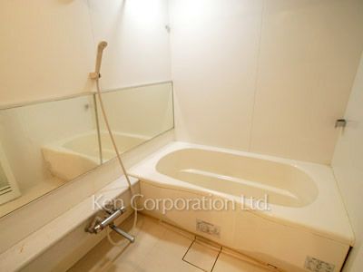 Bath ※Photo of the same layout on 1 floor. Decoration and fixture may differ.