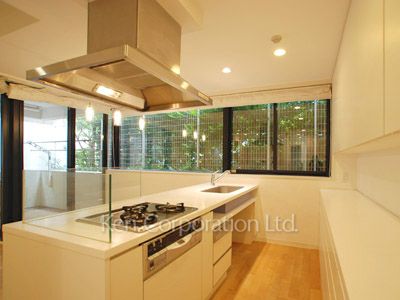 Kitchen ※Photo of the same layout on 1 floor. Decoration and fixture may differ.