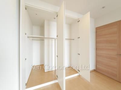 Closet ※Photo of the same layout on 38 floor. Decoration and fixture may differ.