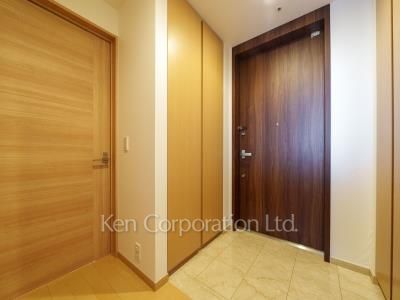 Entrance ※Photo of the same layout on 38 floor. Decoration and fixture may differ.