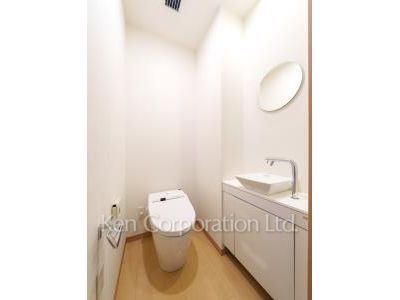 Lavatory ※Photo of the same layout on 38 floor. Decoration and fixture may differ.