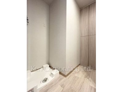 Powder Room ※Photo of the same layout on 3 floor. Decoration and fixture may differ.