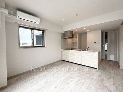 Living-Dining ※Photo of the same layout on 3 floor. Decoration and fixture may differ.
