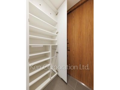Shoes Closet