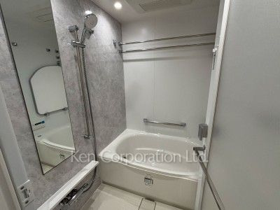 Bath ※Photo of the same layout on 22 floor. Decoration and fixture may differ.