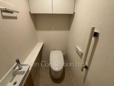 Lavatory ※Photo of the same layout on 22 floor. Decoration and fixture may differ.