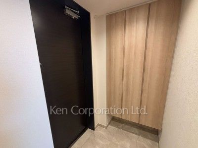 Entrance ※Photo of the same layout on 22 floor. Decoration and fixture may differ.