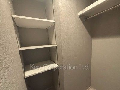 Closet ※Photo of the same layout on 5 floor. Decoration and fixture may differ.