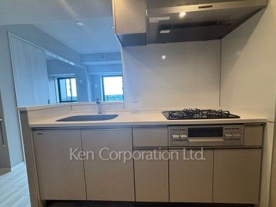 Kitchen ※Photo of the same layout on 5 floor. Decoration and fixture may differ.