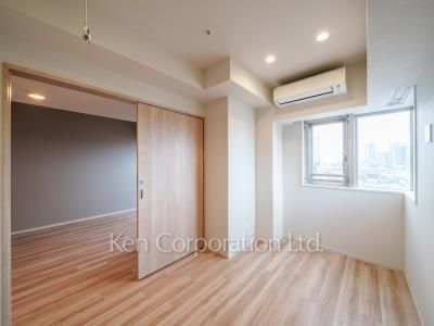 Bedroom ※Photo of the same layout on 8 floor. Decoration and fixture may differ.