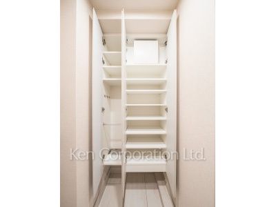 Shoes Closet