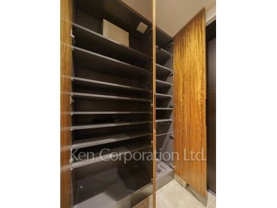 Shoes Closet