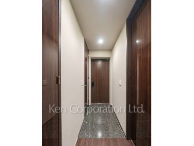 Entrance ※Photo of the same layout on 37 floor. Decoration and fixture may differ.