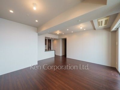 Living-Dining ※Photo of the same layout on 37 floor. Decoration and fixture may differ.