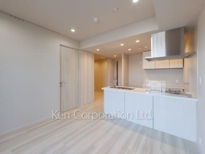 Living-Dining ※Photo of the same layout on 11 floor. Decoration and fixture may differ.