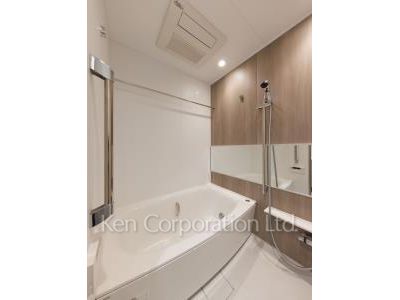 Bath ※Photo of the same layout on 11 floor. Decoration and fixture may differ.