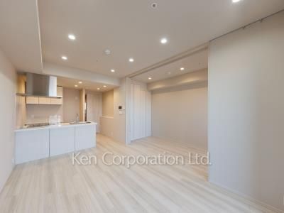 Living-Dining ※Photo of the same layout on 11 floor. Decoration and fixture may differ.
