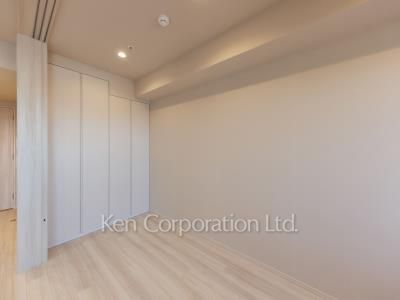 Bedroom ※Photo of the same layout on 11 floor. Decoration and fixture may differ.