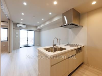 Living-Dining ※Photo of the same layout on 11 floor. Decoration and fixture may differ.