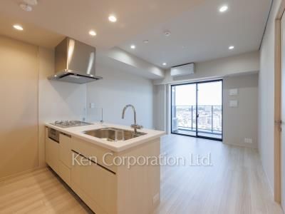 Living-Dining ※Photo of the same layout on 11 floor. Decoration and fixture may differ.