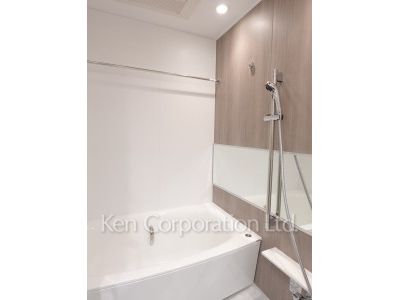 Powder Room ※Photo of the same layout on 8 floor. Decoration and fixture may differ.