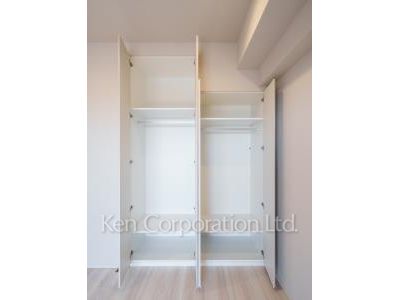 Closet ※Photo of the same layout on 11 floor. Decoration and fixture may differ.