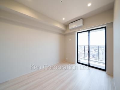 Bedroom ※Photo of the same layout on 11 floor. Decoration and fixture may differ.