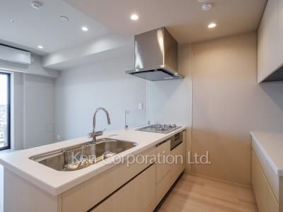 Kitchen ※Photo of the same layout on 11 floor. Decoration and fixture may differ.