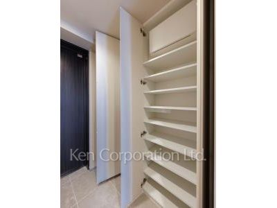 Shoes Closet