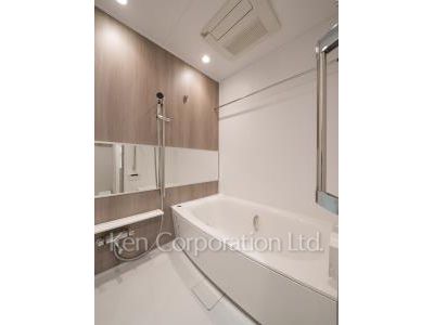 Bath ※Photo of the same layout on 11 floor. Decoration and fixture may differ.