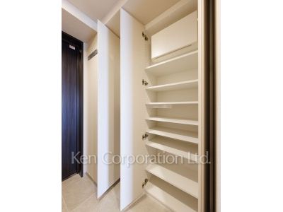 Shoes Closet