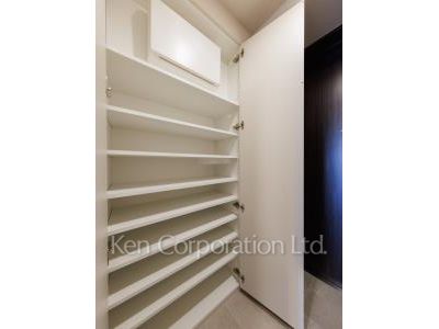 Shoes Closet