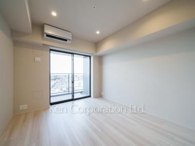 Bedroom ※Photo of the same layout on 11 floor. Decoration and fixture may differ.