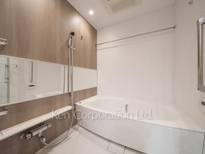 Kitchen ※Photo of the same layout on 11 floor. Decoration and fixture may differ.