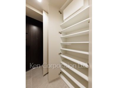 Shoes Closet