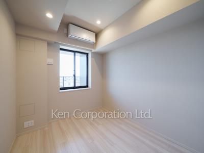 Bedroom ※Photo of the same layout on 11 floor. Decoration and fixture may differ.