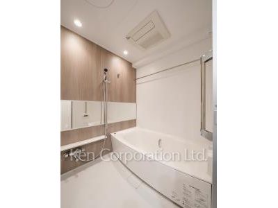 Bath ※Photo of the same layout on 11 floor. Decoration and fixture may differ.