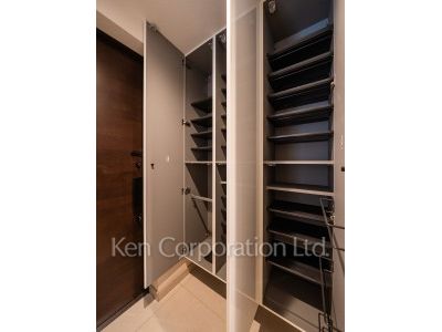 Shoes Closet