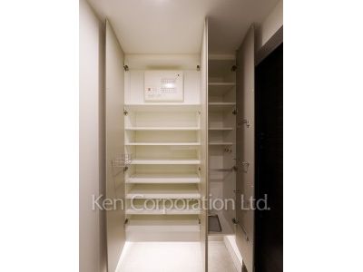 Shoes Closet