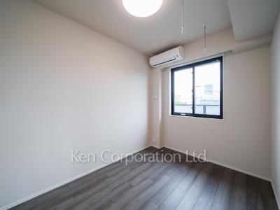 Bedroom ※Photo of the same layout on 3 floor. Decoration and fixture may differ.