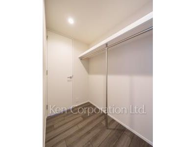 Walk-In Closet ※Photo of the same layout on 1 floor. Decoration and fixture may differ.