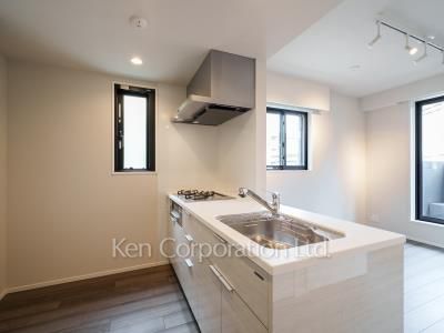 Kitchen ※Photo of the same layout on 1 floor. Decoration and fixture may differ.