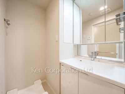 Powder Room ※Photo of the same layout on 1 floor. Decoration and fixture may differ.