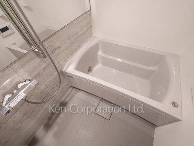 Bath ※Photo of the same layout on 1 floor. Decoration and fixture may differ.
