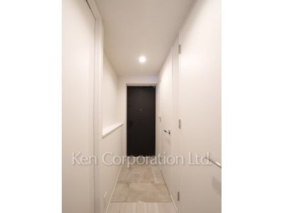 Entrance ※Photo of the same layout on B1 floor. Decoration and fixture may differ.