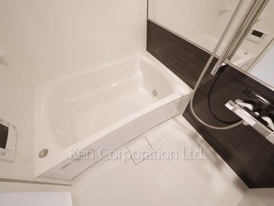 Bath ※Photo of the same layout on B1 floor. Decoration and fixture may differ.