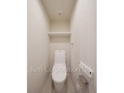 Lavatory ※Photo of the same layout on B1 floor. Decoration and fixture may differ.