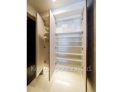 Shoes Closet
