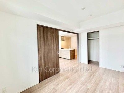 Bedroom ※Photo of the same layout on 4 floor. Decoration and fixture may differ.